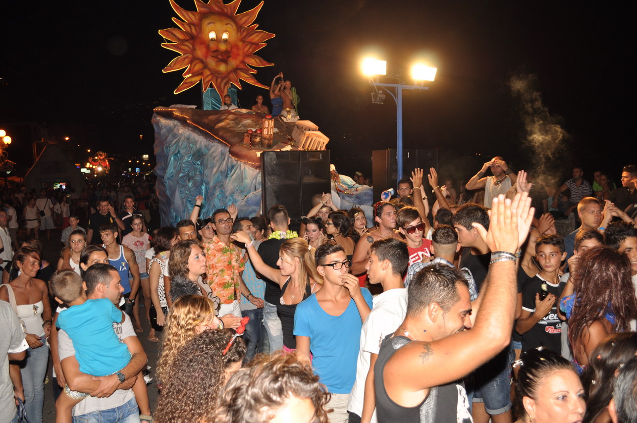 5 Naxos Carnival 2012